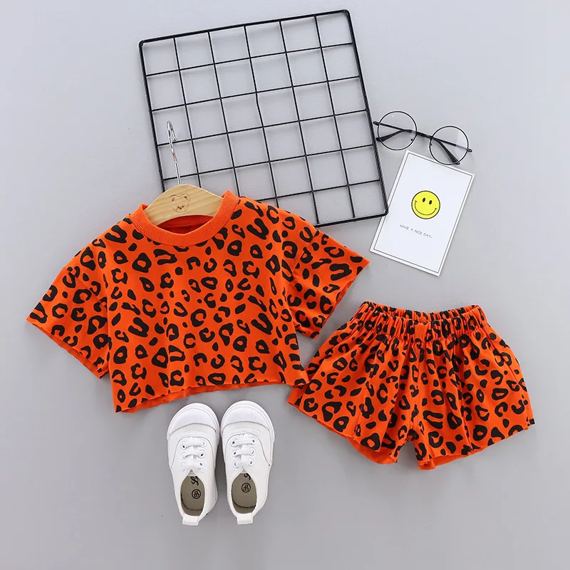 Conjuntos de ropa para niñas, camisetas de manga corta y pantalones cortos de algodón con estampado de leopardo de 2 piezas, trajes deportivos