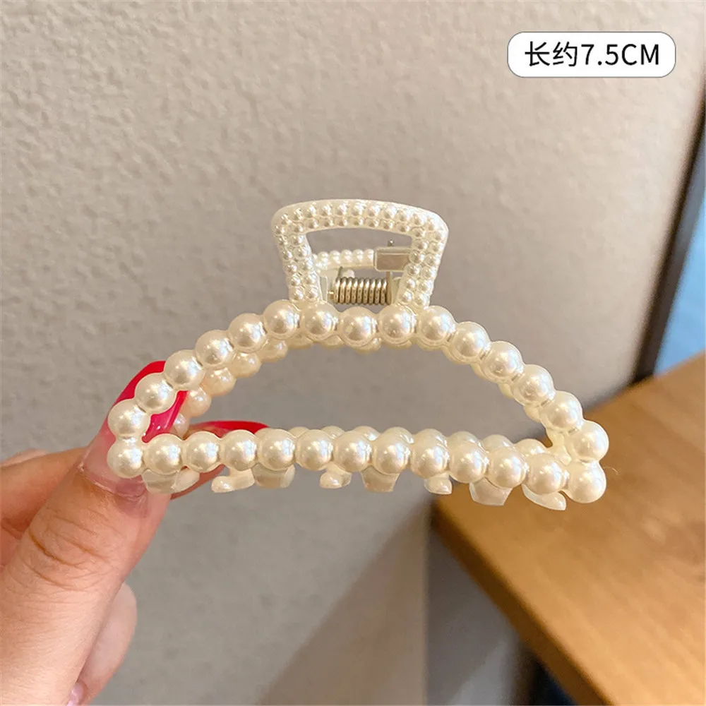 Hot Sale Elegant Pearl Hair Claws Woman Claw Clip Hairpins Hair Accessories Girls Hair Crab Headwear Hairgrip Fashion Barrettes