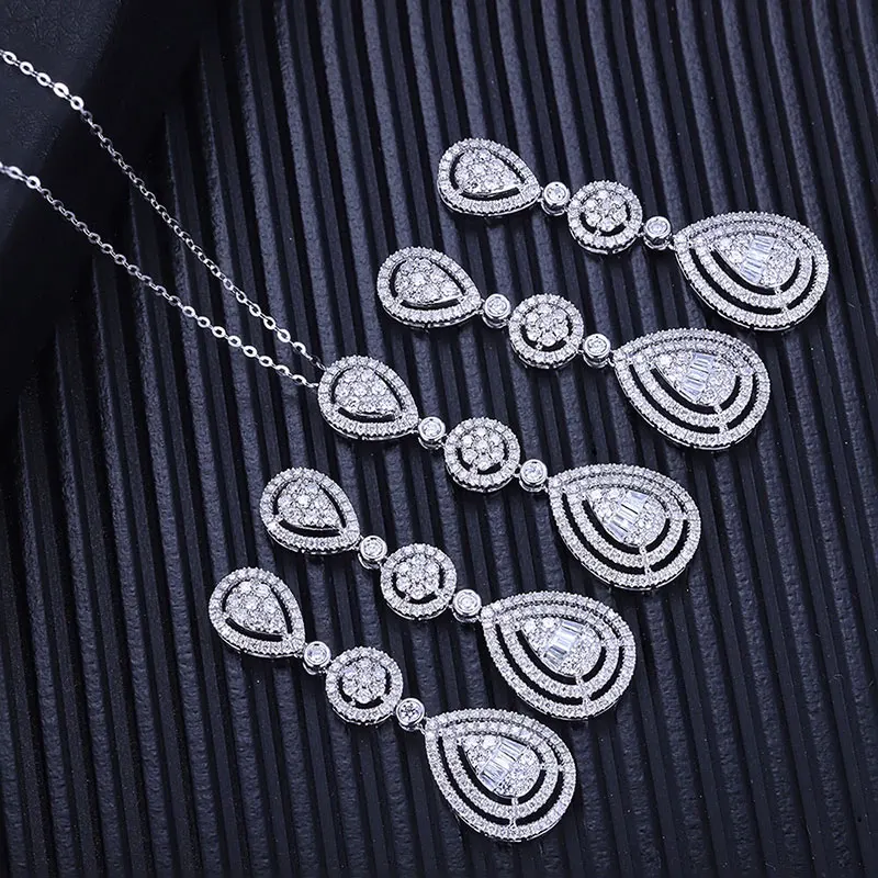 Aazuo 18K الذهب الأبيض الأصلي الماس الحقيقي 1.05ct الكبير قطرة الماء قلادة الموهوبين للنساء كبار مأدبة حفل زفاف Au750