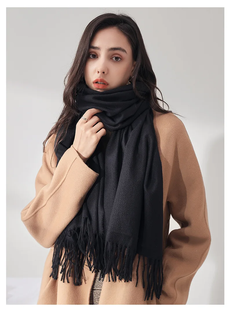 

Designer 2021 Autumn winter women scarf Solid color warm cashmere scarves Tassels shawls Fashion brand neck bandana pashmina