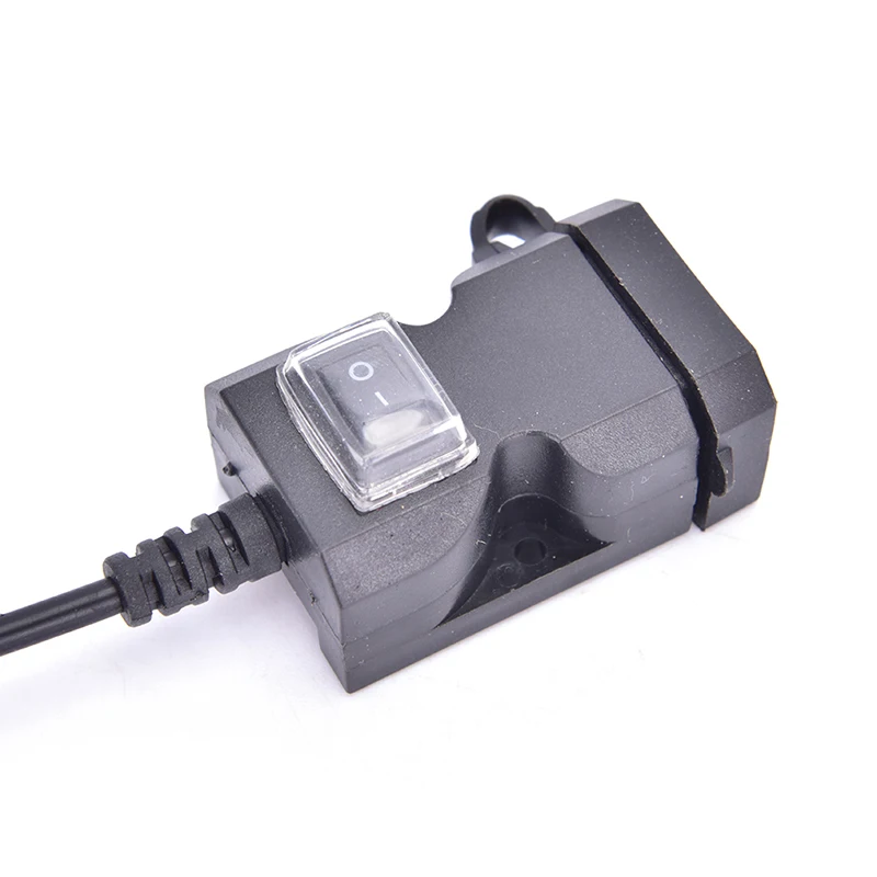 Vendita calda 1pc caricatore universale per moto USB caricabatterie impermeabile 12V adattatore per telefono