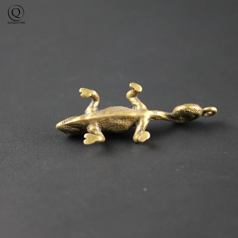 Antique Bronze Tropical Desert Animal Chameleon Lizard Key Chains Keychains Holder Punk Animal Jewelry Girls Bag Car Charms Gift