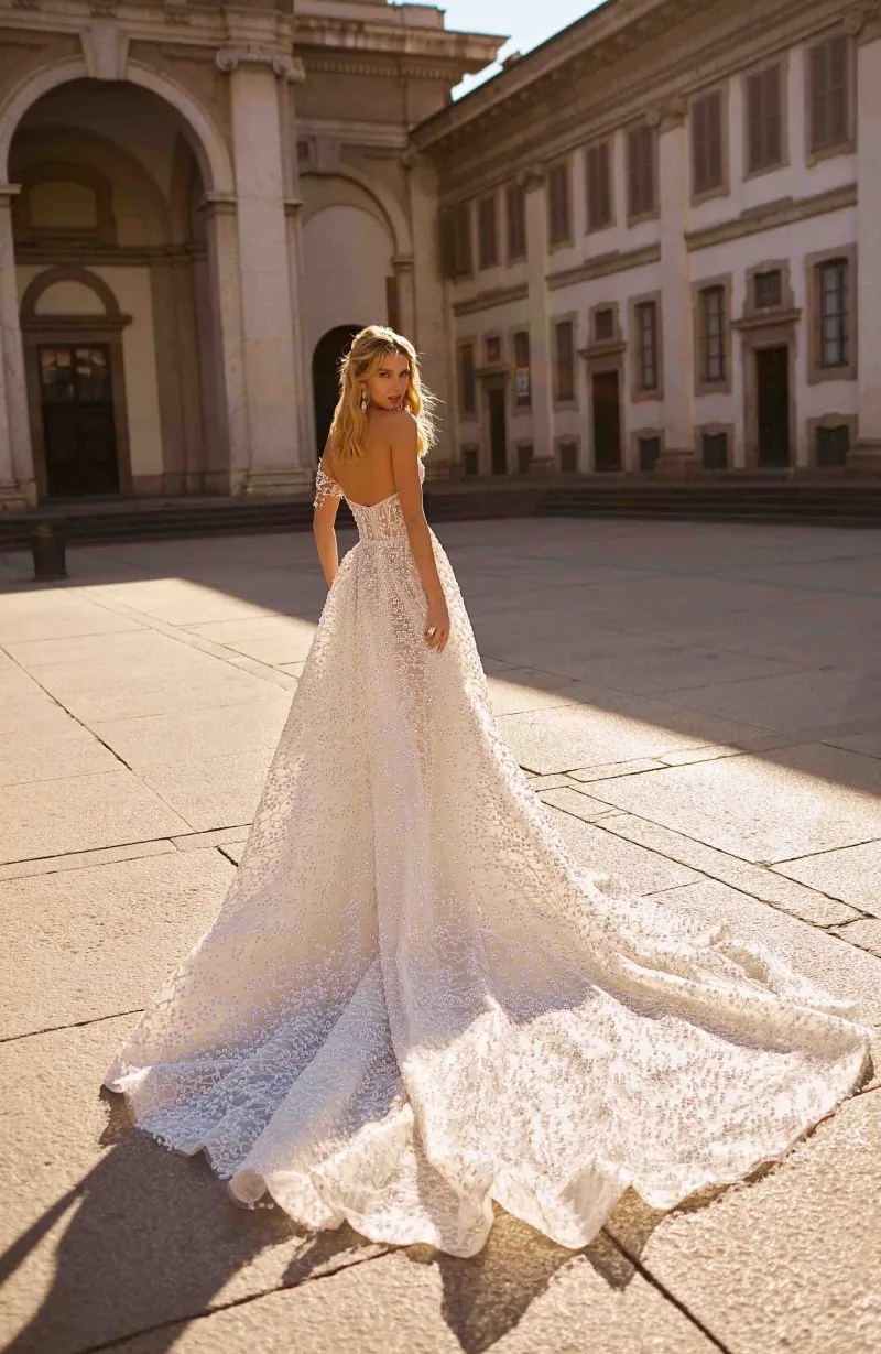 Robe De Mariée en dentelle, tenue De mariage à la mode, avec des Appliques en dentelle, sur mesure, dos nu, avec traîne, ligne A