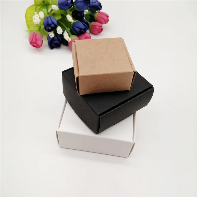 50pcs New DIY Kraft Paper/Black/white Gift Box For Wedding Favors Birthday Party Candy Cookies Christmas party gift ideas Boxes