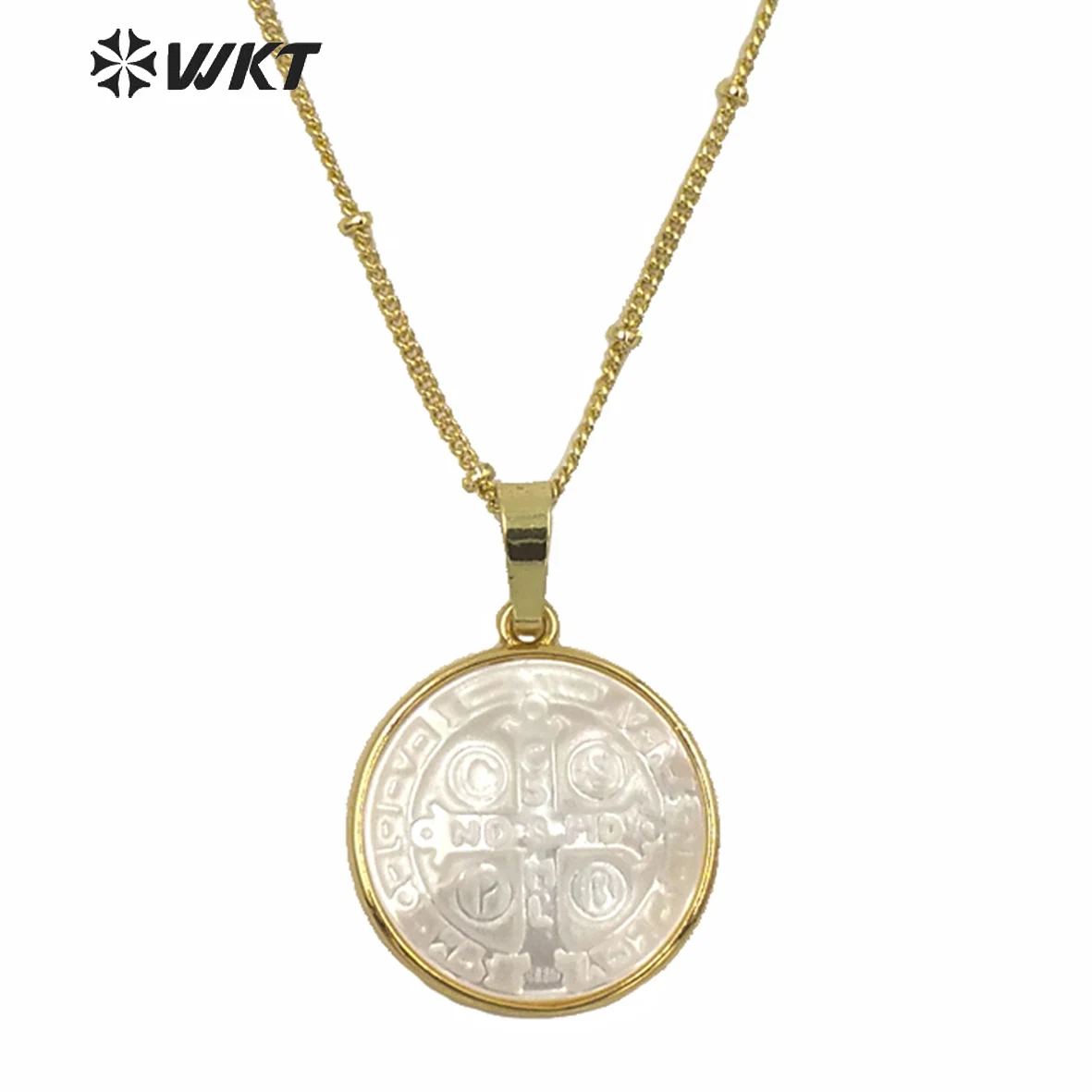 WT-JN127 Wholesale 22mm Round Mother Of Pearl Christian Jesus Cross Necklace Women Fashion White Shell Religious Decorated