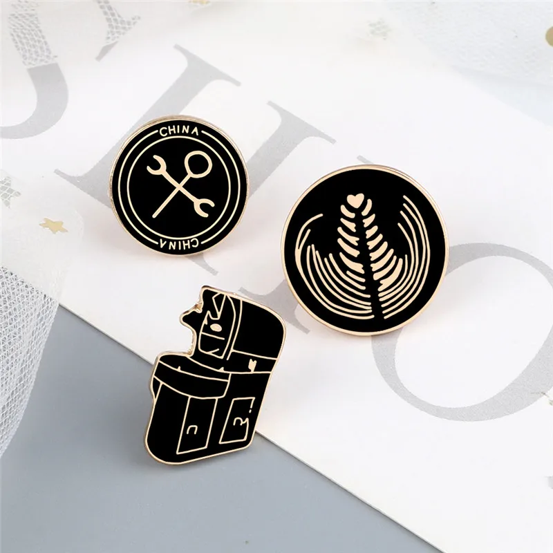 Vintage Coffee Machine Brooches Creative Latte Black Enamel Pins Denim Backpack Round Badge Lapel Pin Jewelry Gifts for Barista