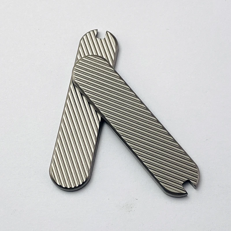 1 par de parches de mango TC4 modificados con Chip de aleación de titanio para fabricación de Material de mango de cuchillo DIY para cuchillo suizo de 58 Mm