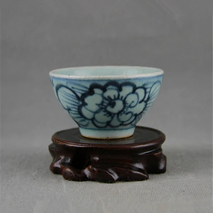 

Ming Dynasty Blue and White Peony Pattern Kung Fu Tea Cup