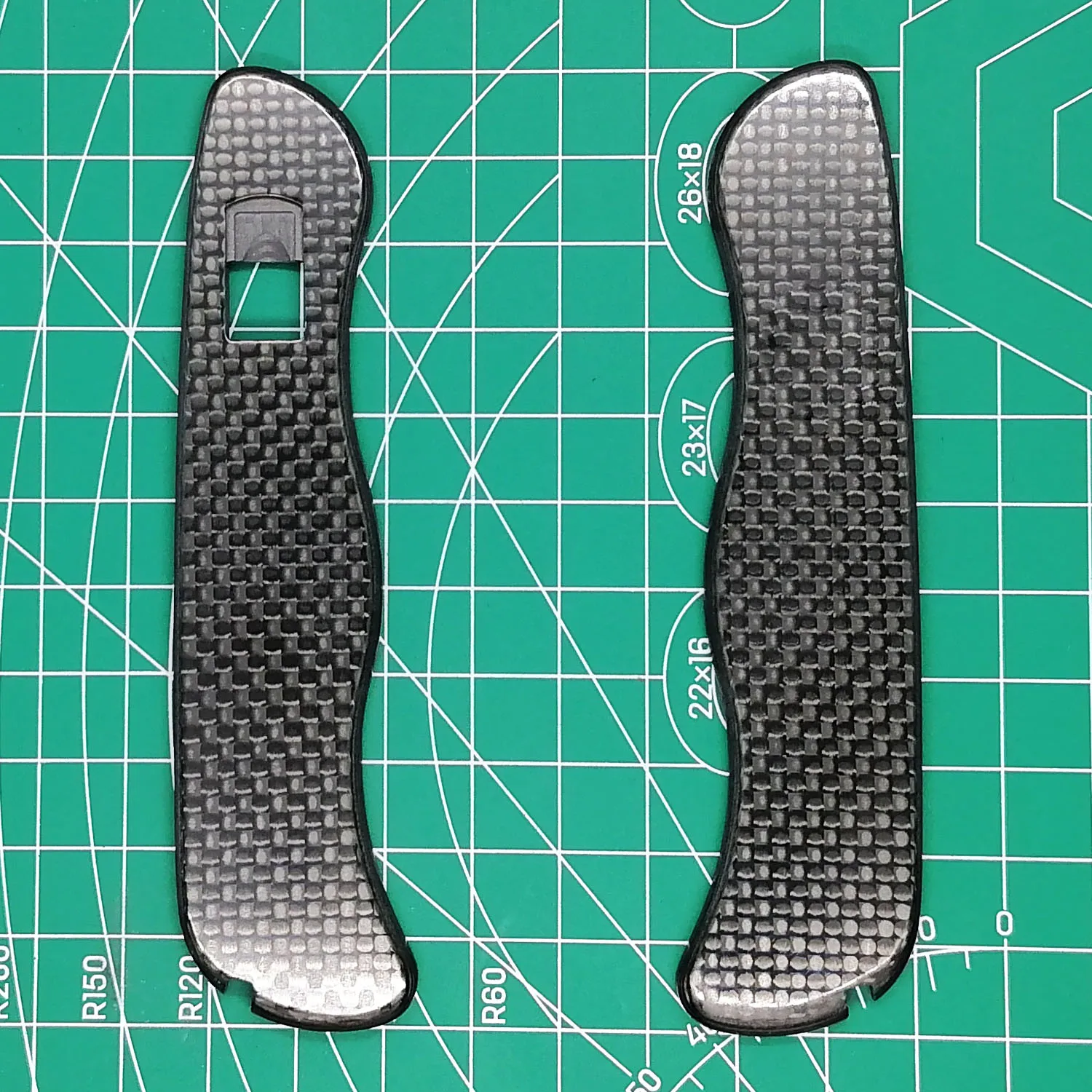 DIY Custom Made 3K Carbon Fiber Handle Scales With Pocket Clip Cut-Out for 111mm Victorinox Swiss Army Sentinel Knife MOD