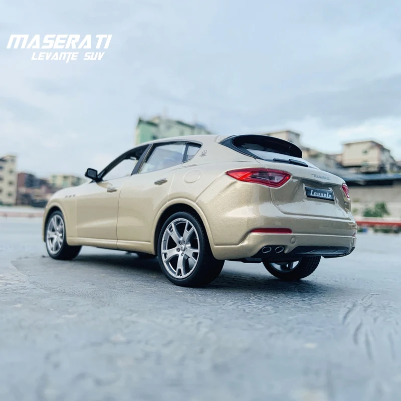 Bburago 1:24 Maserati Levante SUV golden Die Casting Car Collection Model Car Toy simulation alloy model crafts decoration