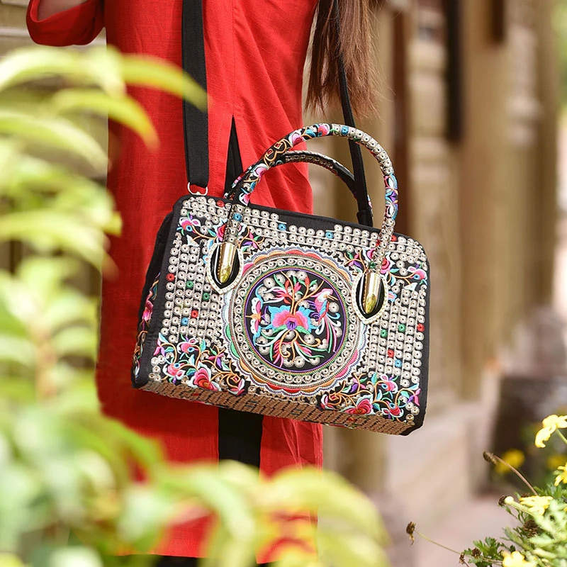 Women Retro Handbag Hand Embroidery Chinese Ethnic Style High Quality Exquisite Messenger Bag High Capacity Casual Shopping Tote