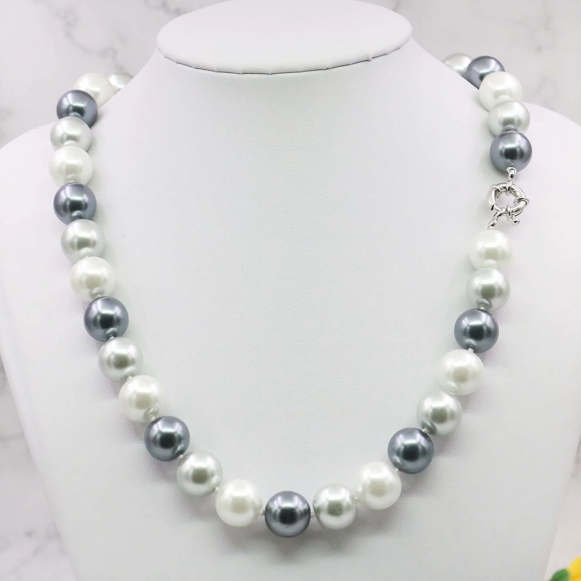 new fashion charming 12MM Elegant white black Gray Shell Pearl Necklace Beads Women Jewelry Natural Stone 18