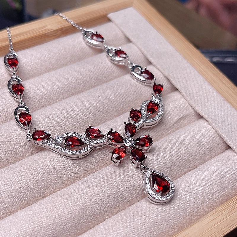 The same brand is designed for the 925 Silver Garnet Necklace. The customers are interested in the technology.