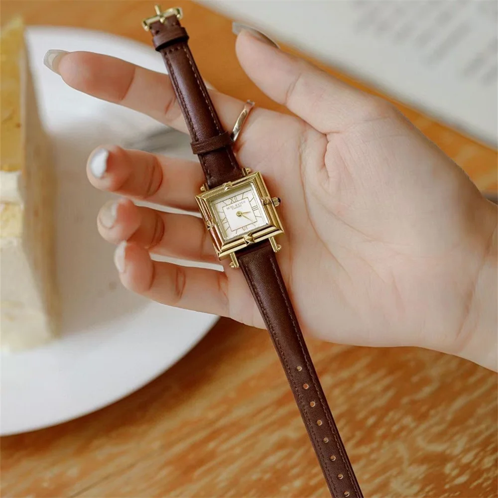 Antique Square Watches for Women Old Fashion Back Leather Strap Wrist watch Roman Vintage Modern Girls Watches Quartz Clock 3bar