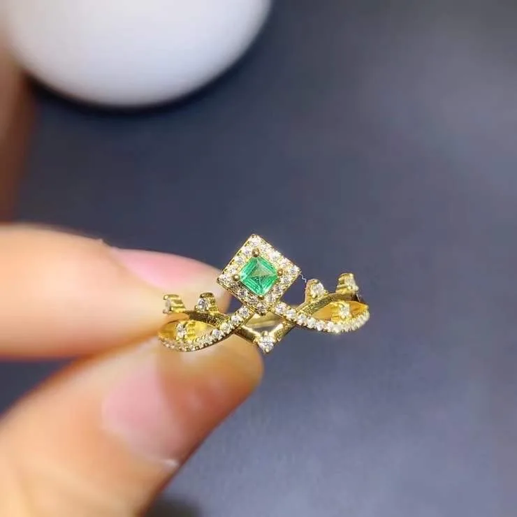 Natural emerald ring, fashionable, gem quality, deep color, 925 silver, customizable size number