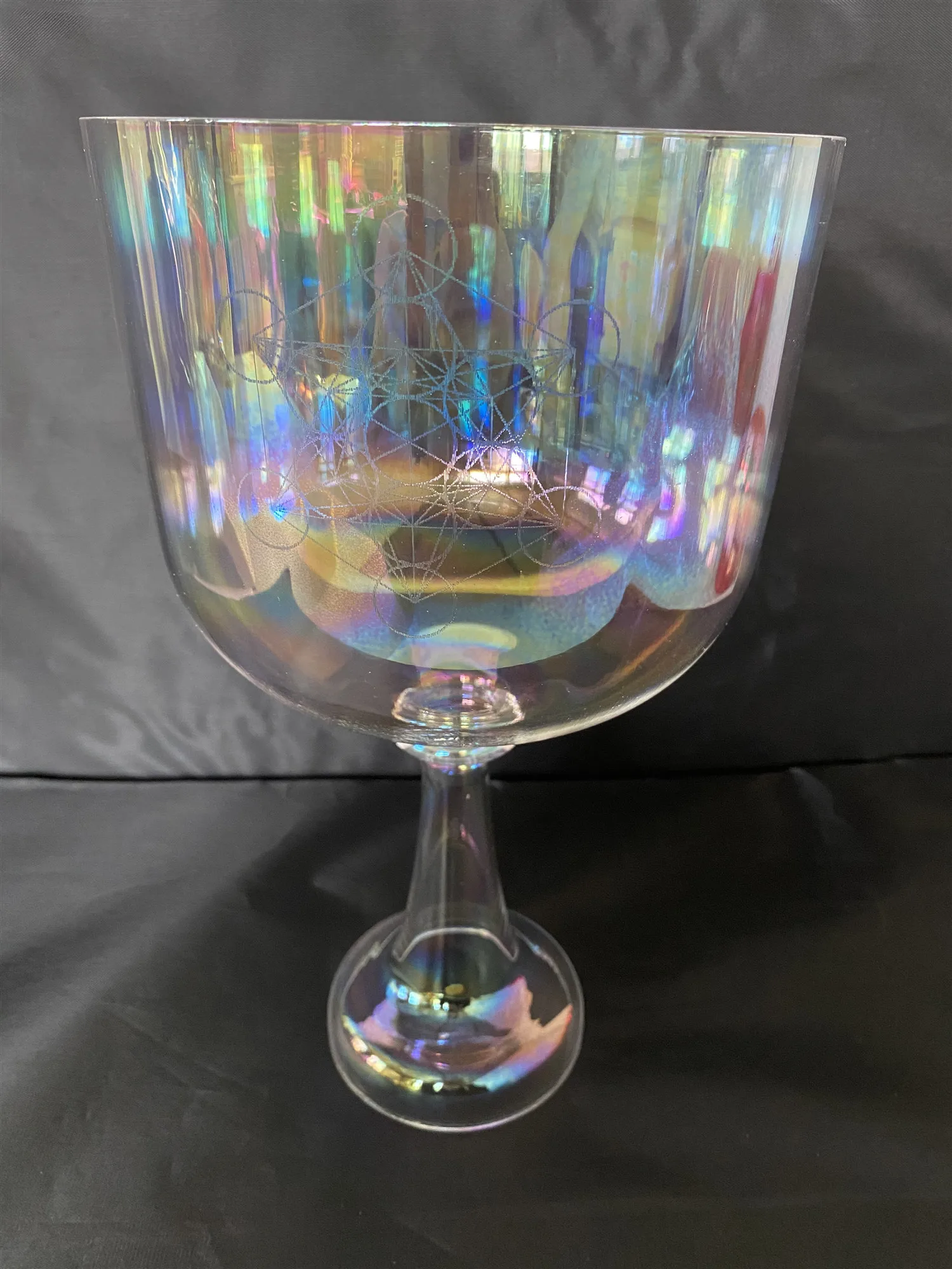 Crystal singing chalice with engraving images 3rd octave 