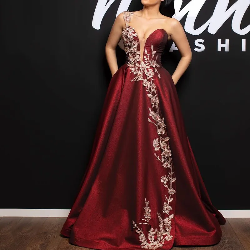 

Elegant Burgundy Satin Evening Dresses Lace Appliques Arabic Prom Party Gowns Vestidos De Fiesta Robe De Soiree Plus Size