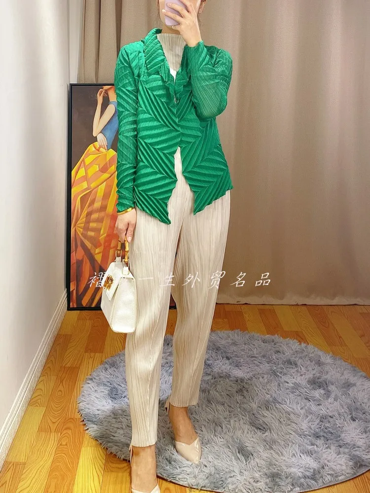 HOT SELLING Miyake fashion Wave pleats turn-down collar solid Folds  long sleeve coat IN STOCK