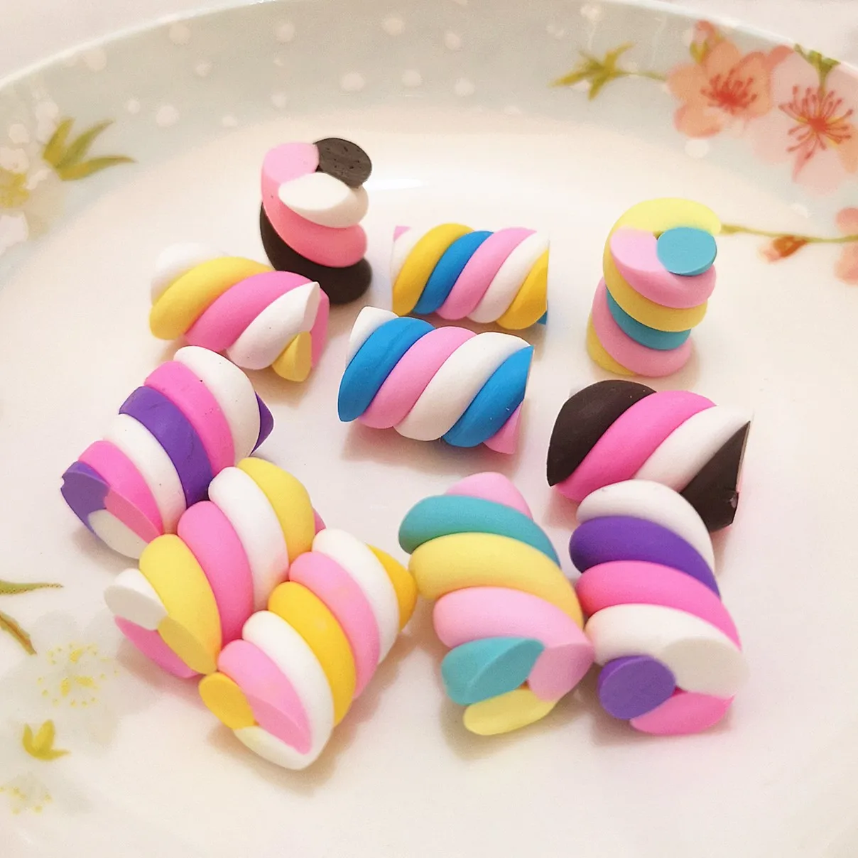 10 stücke Kawaii Spirale Marshmallow Süßigkeiten Polymer Clay Cabochon Flatback Für DIY Telefon Dekoration – Detail 6