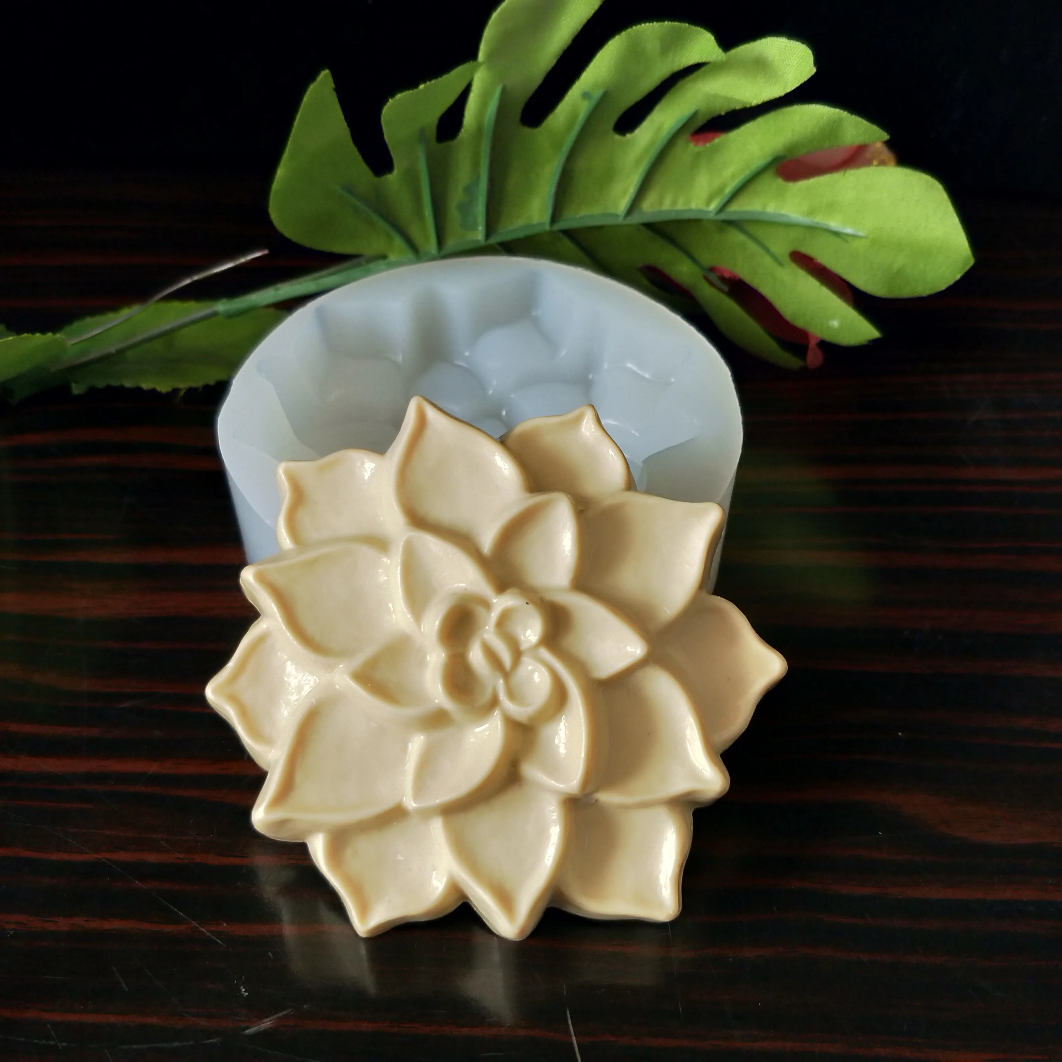 

HC0171 PRZY Silicone Fondant Mould Fleshy Flower Mold Silicone Succulents Soap Molds Clay Resin Gypsum Chocolate Candle Mold