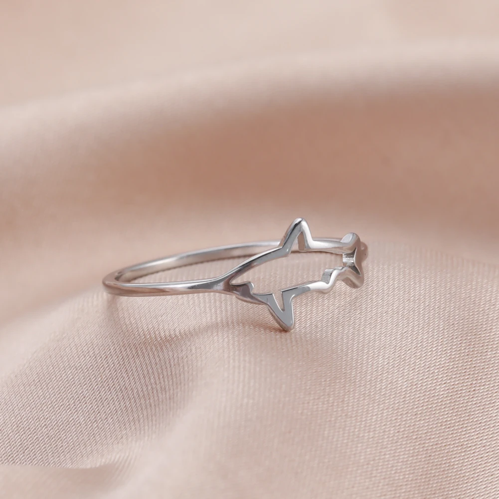 Skyrim Stainless Steel Fish Shark Shaped Rings for Women Minimalist Finger Rings Jewelry Party Birthday Gifts Wholesale 2024