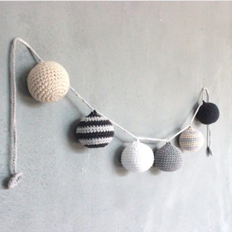 INS Nordic Creative Handmade Cotton Ball Wall Wall Decoration Knitted Ball Photography Props Girl Room Decor Fur Ball Ornaments