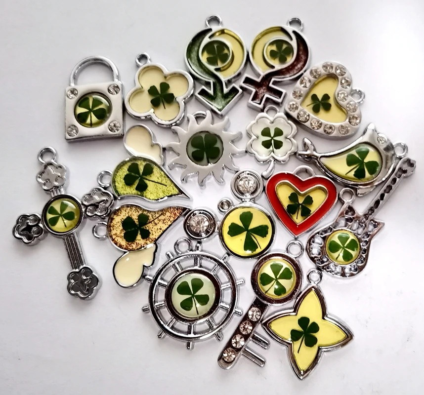 50 pcs Lucky Mixed Design Four-leaf Clover Fortune Shamrock Pendants  Jewelry