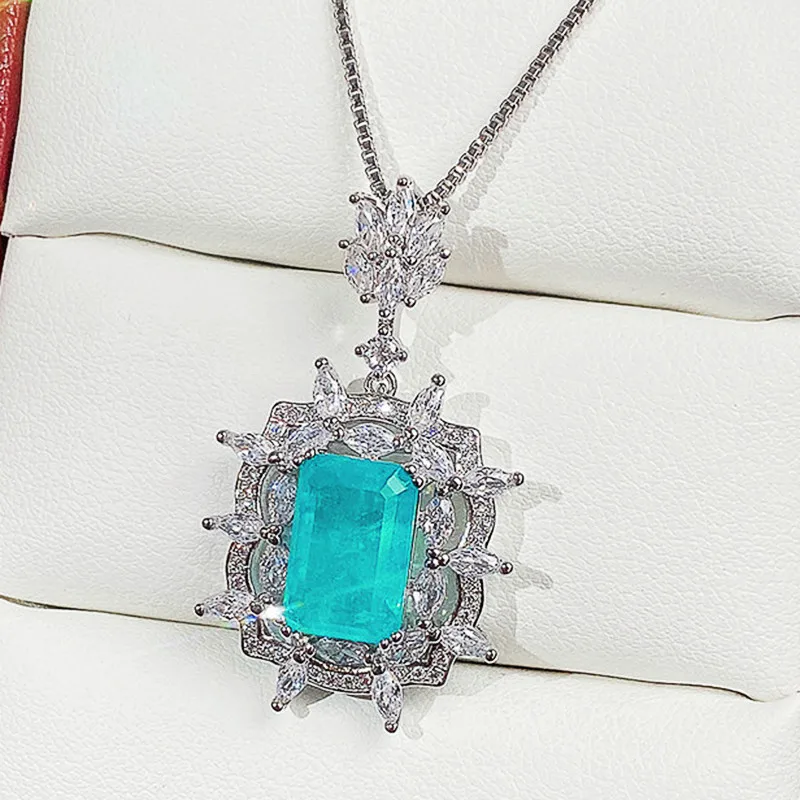 Huitan Unique Green Stone Wedding Necklace Women Brilliant CZ Elegant Lady's Pendant Necklace Anniversary Gift Fashion Jewelry