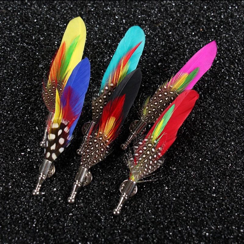 Colorful Feather Brooch Lapel Pin Fashion Designer Handmade Men Women Novelty Brooches Lapel Pins Dress Suit Accessory Gift