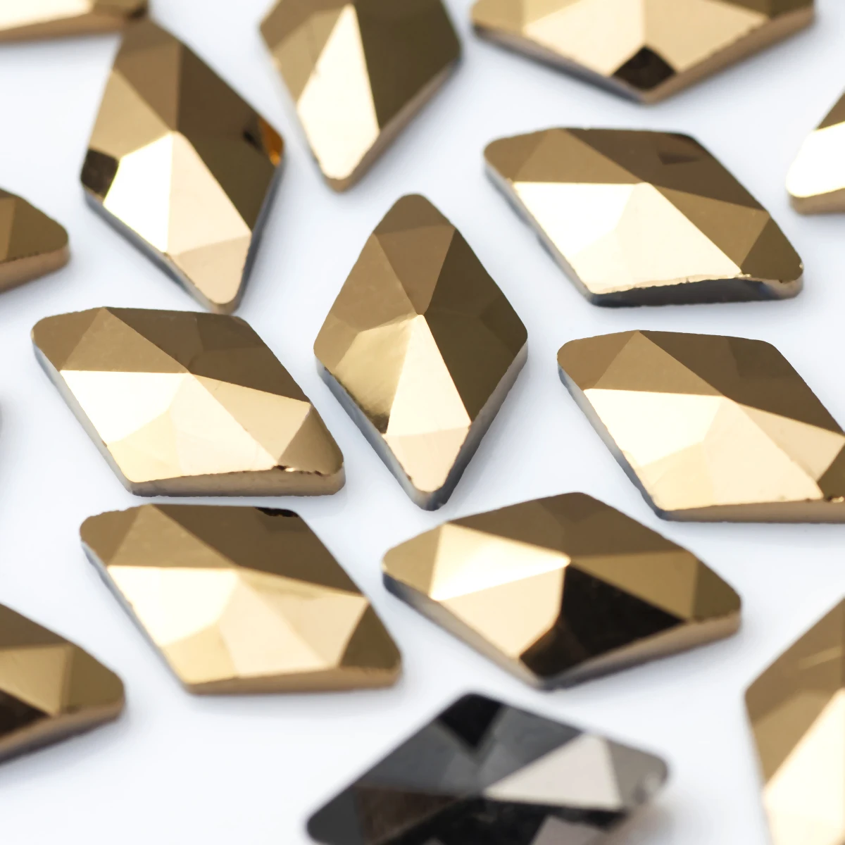 100 Stück/Set Rhombus 6x10mm Flache Kristalle Nicht-Hotfix-Farben Rhombus Flache Rückseite Strasssteine Flache Edelsteine für Bastelarbeiten und Nagelkunst – Detail 5