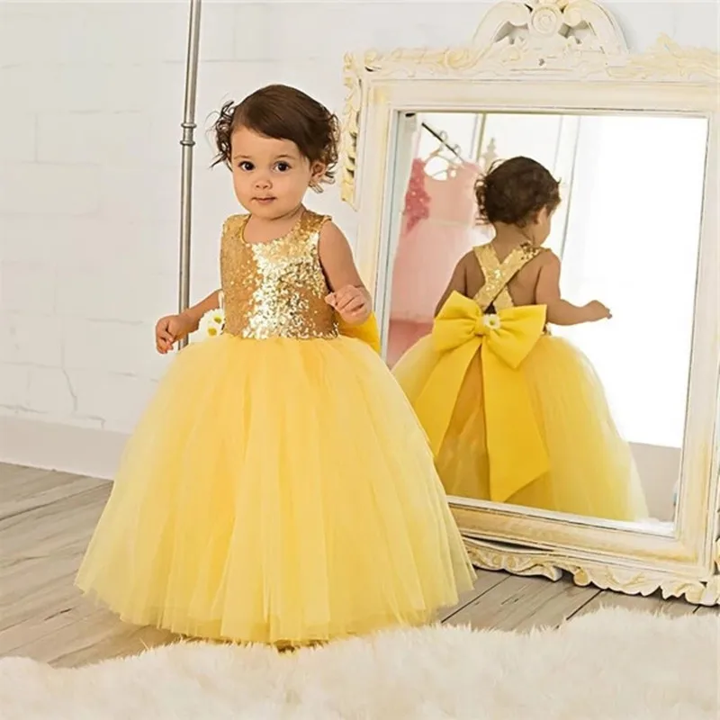 Formal simples amarelo inchado flor menina vestido de aniversário do bebê vestido de lantejoulas superior com arco grande meninas pageant vestido de festa personalizado