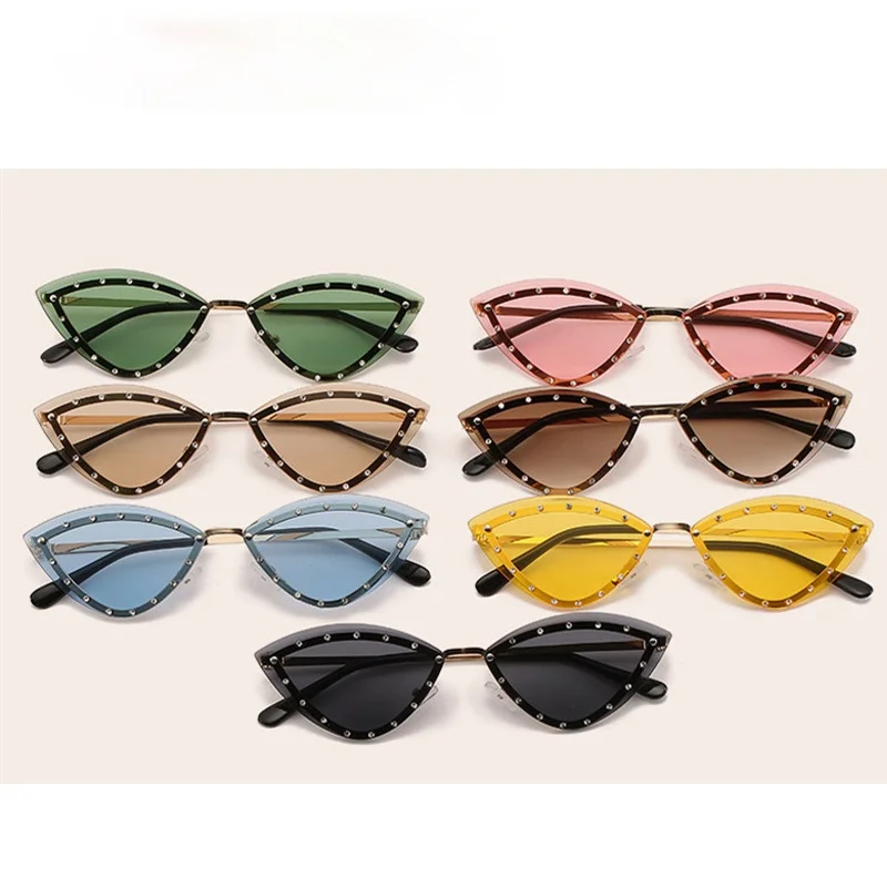 Lunettes de soleil œil de chat triangle pour femmes, alliage, sans monture, cristal, brillant, unique, élégant, vert, biscuits, nuances, nouveau,