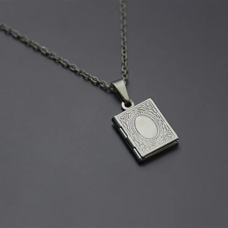 1pc Tiny Engraved Square Photo Frame Pendant Geometric Charms Floating Locket Necklaces Women Kids Fashion Memorial Jewelry
