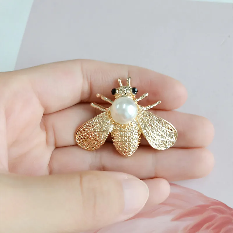 5 Pcs Rhinestone Insects Buttons Bee Buckles Badge Brooch Pin Buttons for Clothing Women DIY Aceessories Bag Shoes