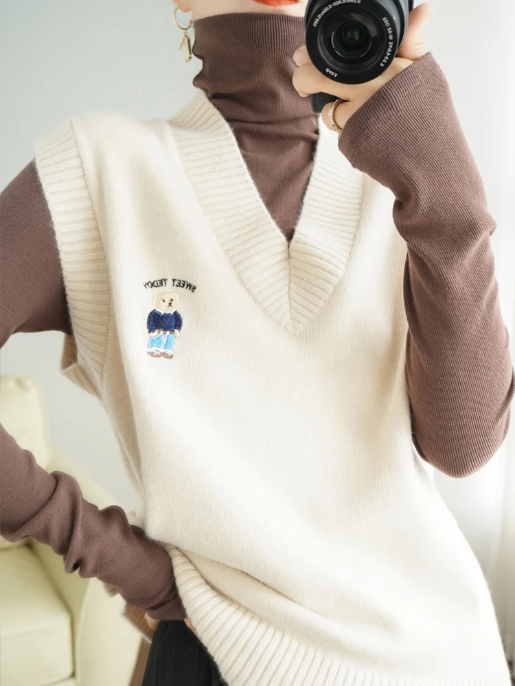 Women Waistcoat Cashmere Sweater Vest Fashion Bear design Knitted Sweaters Vest V Neck Spring Autumn Tops Loose Woman Clothes
