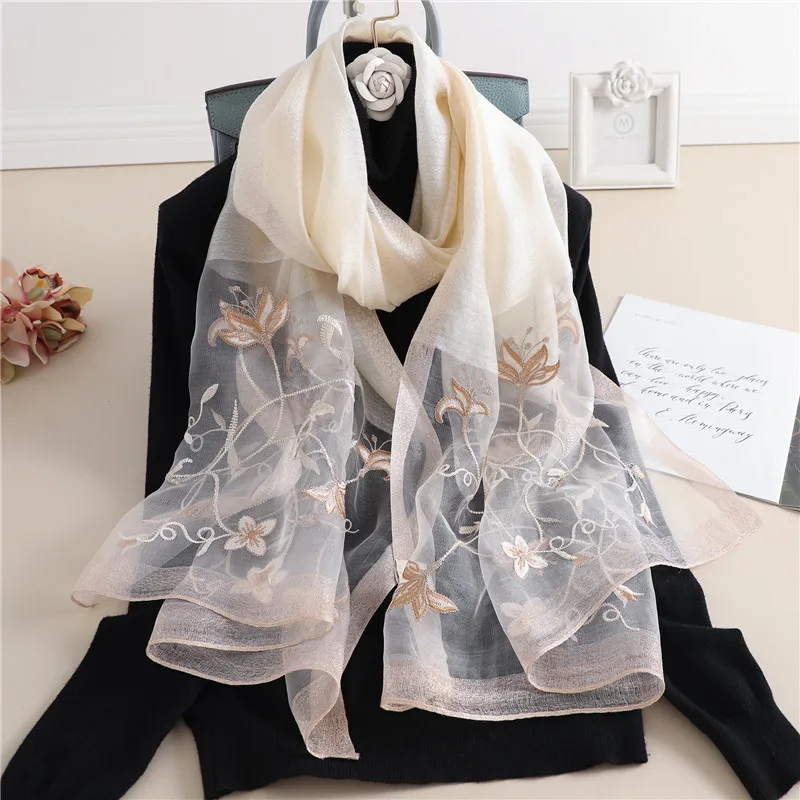 Rushed 2024 Silk Women Scarf Warm Wool Shawls Lady Wraps Bufanda Floral Pashmina Embroidery Scarves Foulard Wholesale Hijab