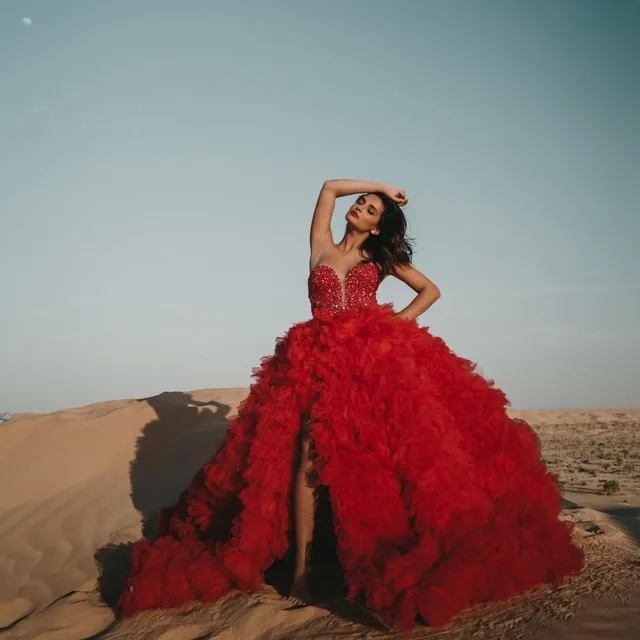 Dubaj przepiękne sukienki imprezowe koralik vestido longo formalna sukienka bufiasty tiul czerwony szczelina suknie na bal maturalny Backless wielowarstwowa bujna Custom Made