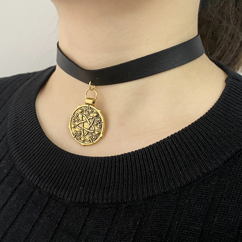 Collana Punk Yennefer ciondolo medaglione collane girocollo in pelle nera gioco di caccia selvaggia Cosplay catena gotica gioielli donna