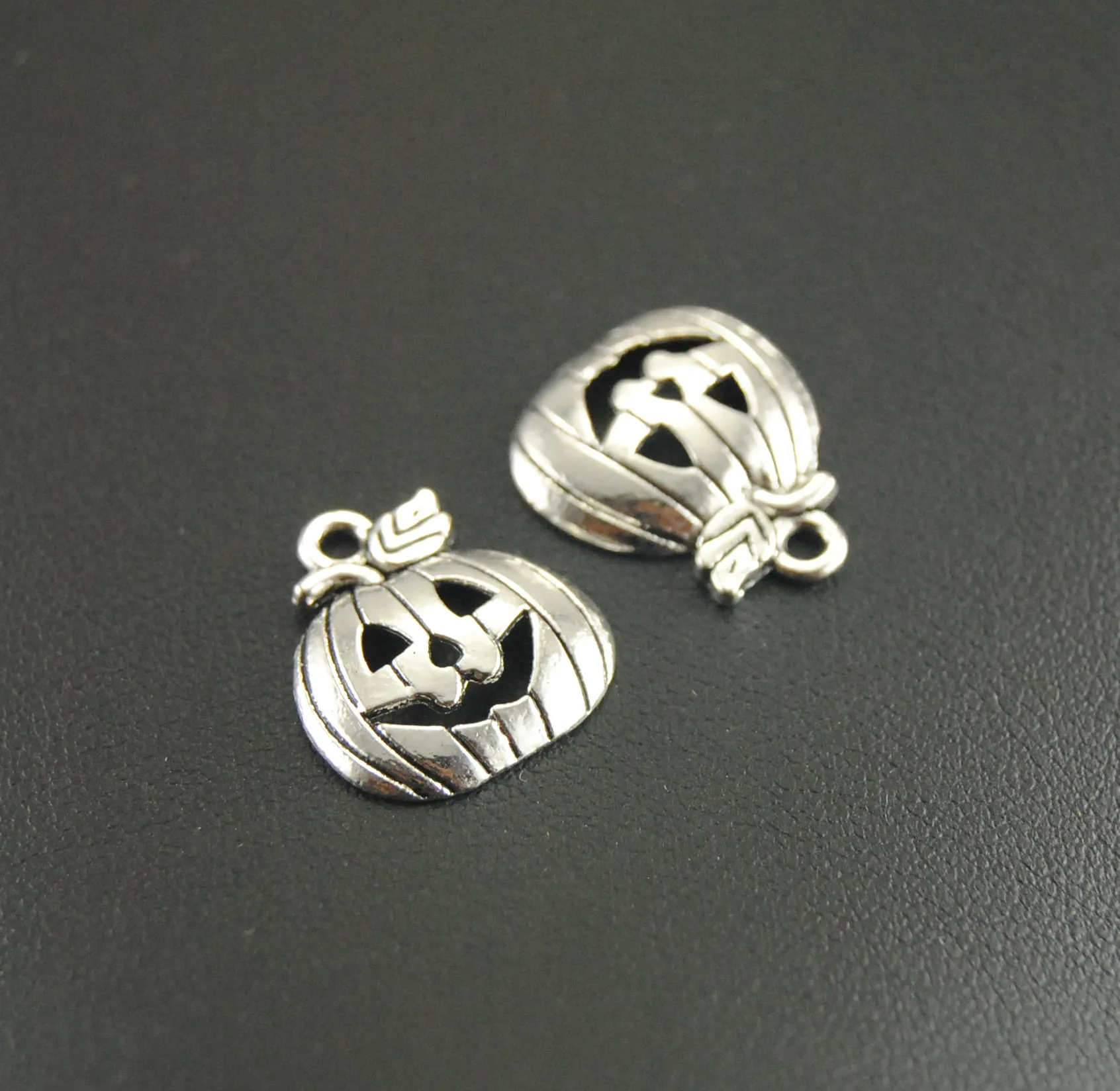 50 pcs  Metal Alloy  Halloween  Silver Color Pumpkin Charms Pendants Smile Pumpkin Jewelry Charms 19x16mm A277