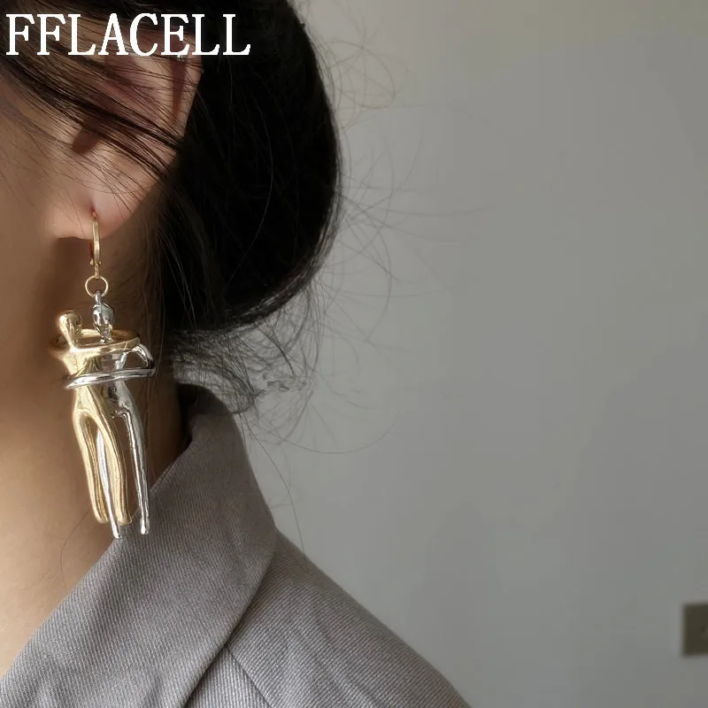 FFLACELL 2020 New Personality Exaggerated Stereoscopic Two people Hugging Metal Vintage Long Drop Earrings for Women Girls Party