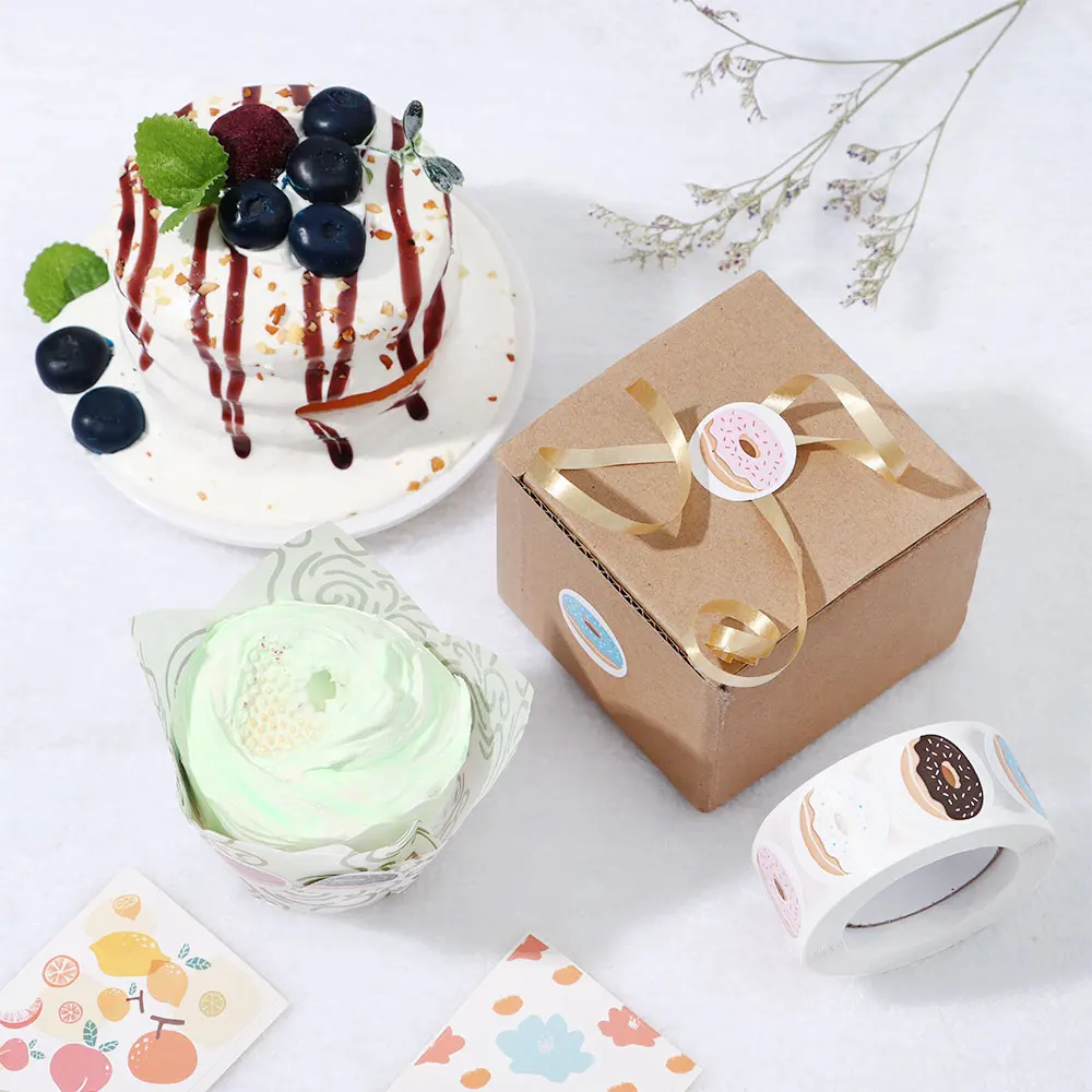 500 PCS 2.5 ซม.น่ารัก Donut สติกเกอร์ซีลป้ายบรรจุภัณฑ์ของขวัญสติกเกอร์งานแต่งงานของขวัญวันเกิดสติกเกอร์คุกกี้ป้ายตกแต่ง