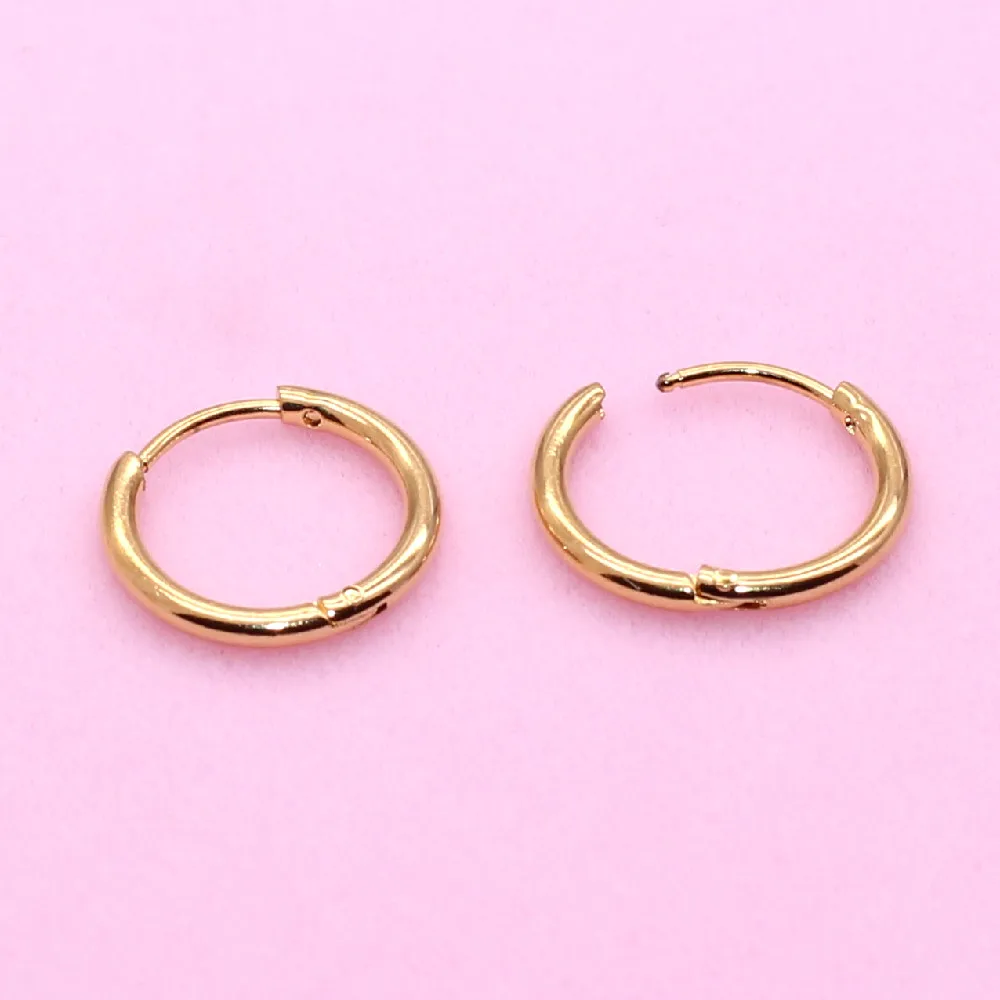 Goldfarbene IP-Beschichtung, 316 Edelstahl, runde, kleine Creolen, 6 mm, verblasst nicht, allergiefrei, klassischer, schlichter Stil. – Detail 11