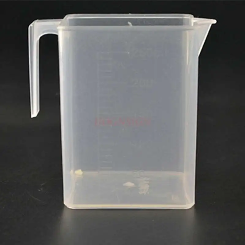 Square plastic measuring cup with graduation 250 ml