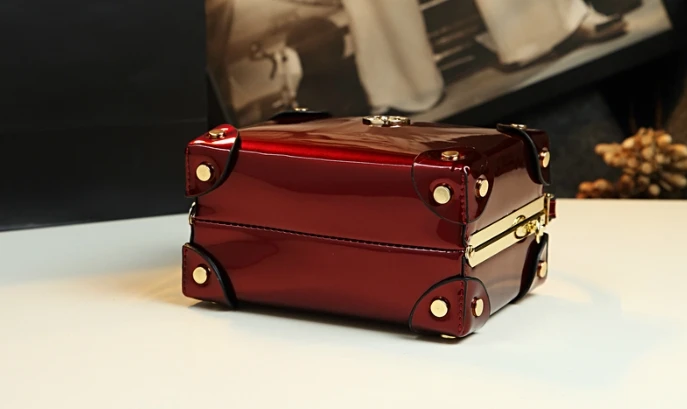 New Fashion Small Box Shoulder Bags for Women Leather Handbag Patent Leather Messenger Bag Ladies Red Wedding Clutch Phone Tote