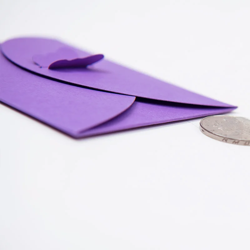 (10ピース/ロット) 10.5*7センチメートル色の蝶バックルクラフト紙封筒シンプルな愛レトロバックル装飾小紙封筒