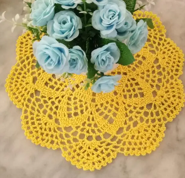 28CM Round Vintage Handmade Crochet Doilies Cotton Lace Flowers Coffee Mug Coaster Christmas Placemat Home Kitchen Dining Table