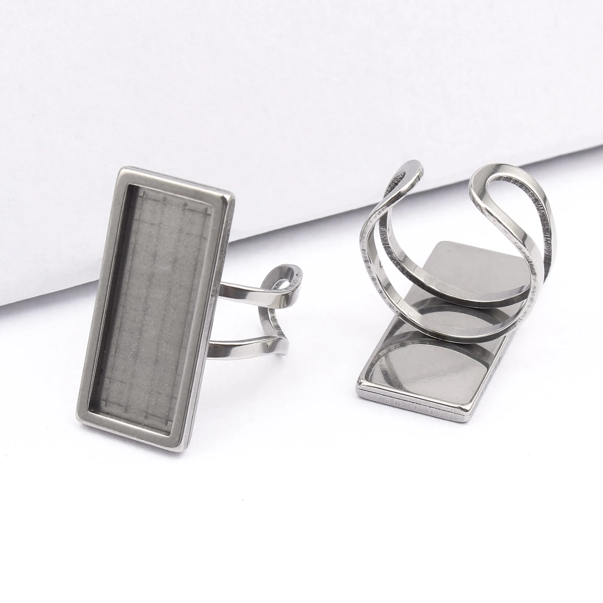 

Основа для колец с кабошоном из нержавеющей стали 10x25 мм, 4 шт.