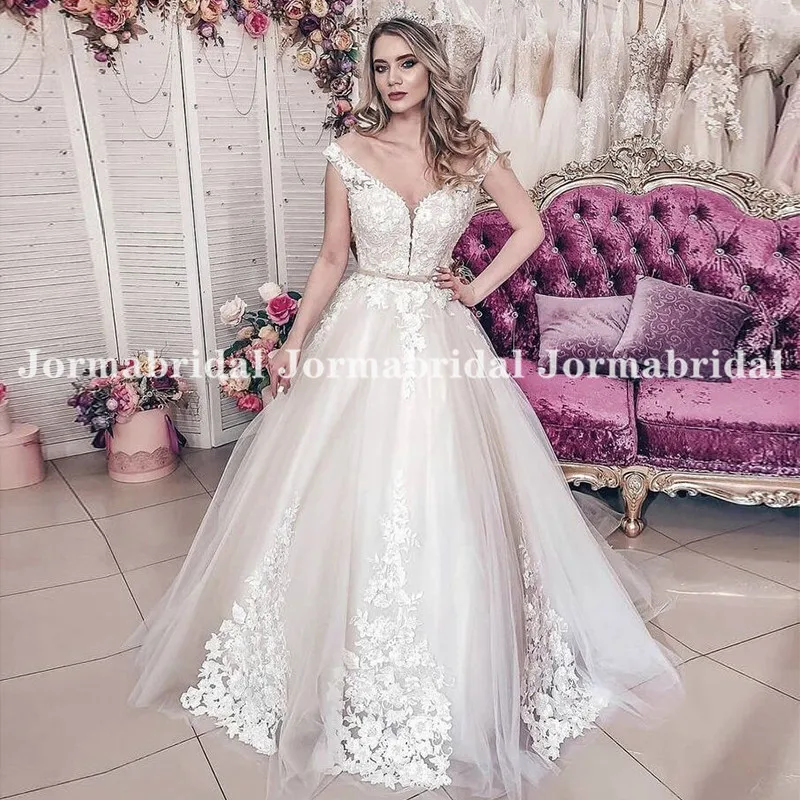 

Full Length Ball Gown Wedding Dress Appliques Lace with Tulle Bride Dresses Light Champagne Backless Buttons vestido de noiva