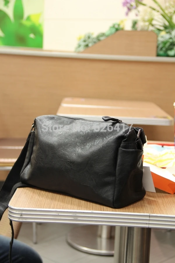 New leisure men\'s single shoulder messenger bag cross body bag small casual travel bag black PU leather, free shipping