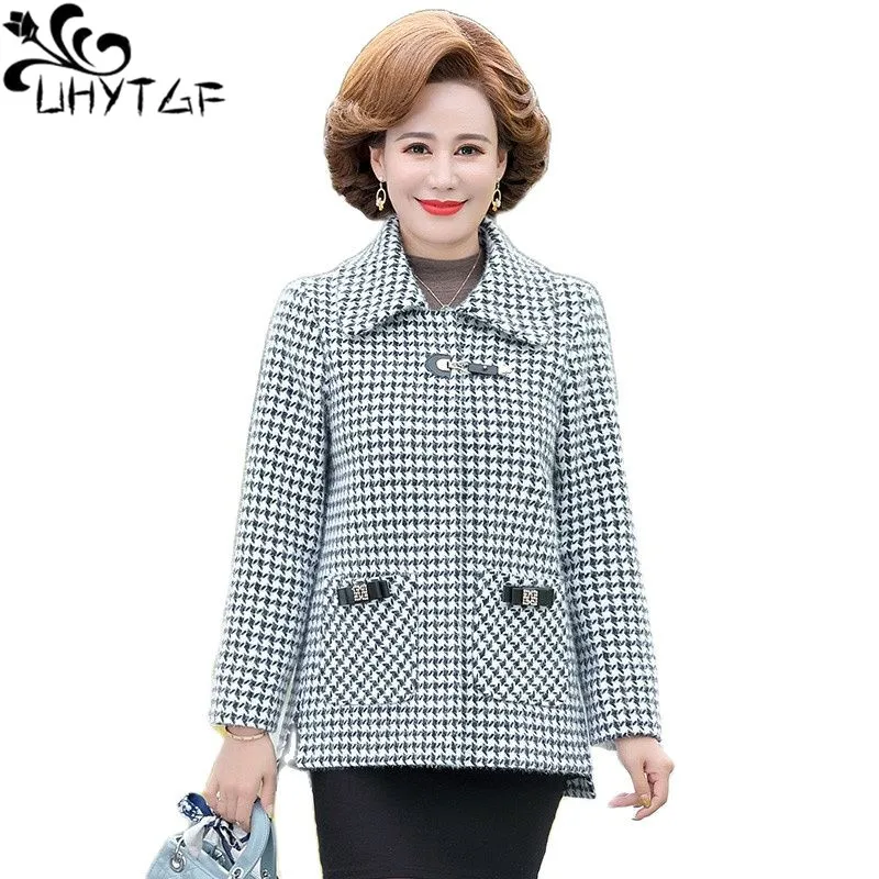 

UHYTGF Winter Woolen Coat Women Fashion Plaid Casual Warm Jacket Female Middle-Aged MoM 5XL Loose Size Outewear Abrigo Mujer1848